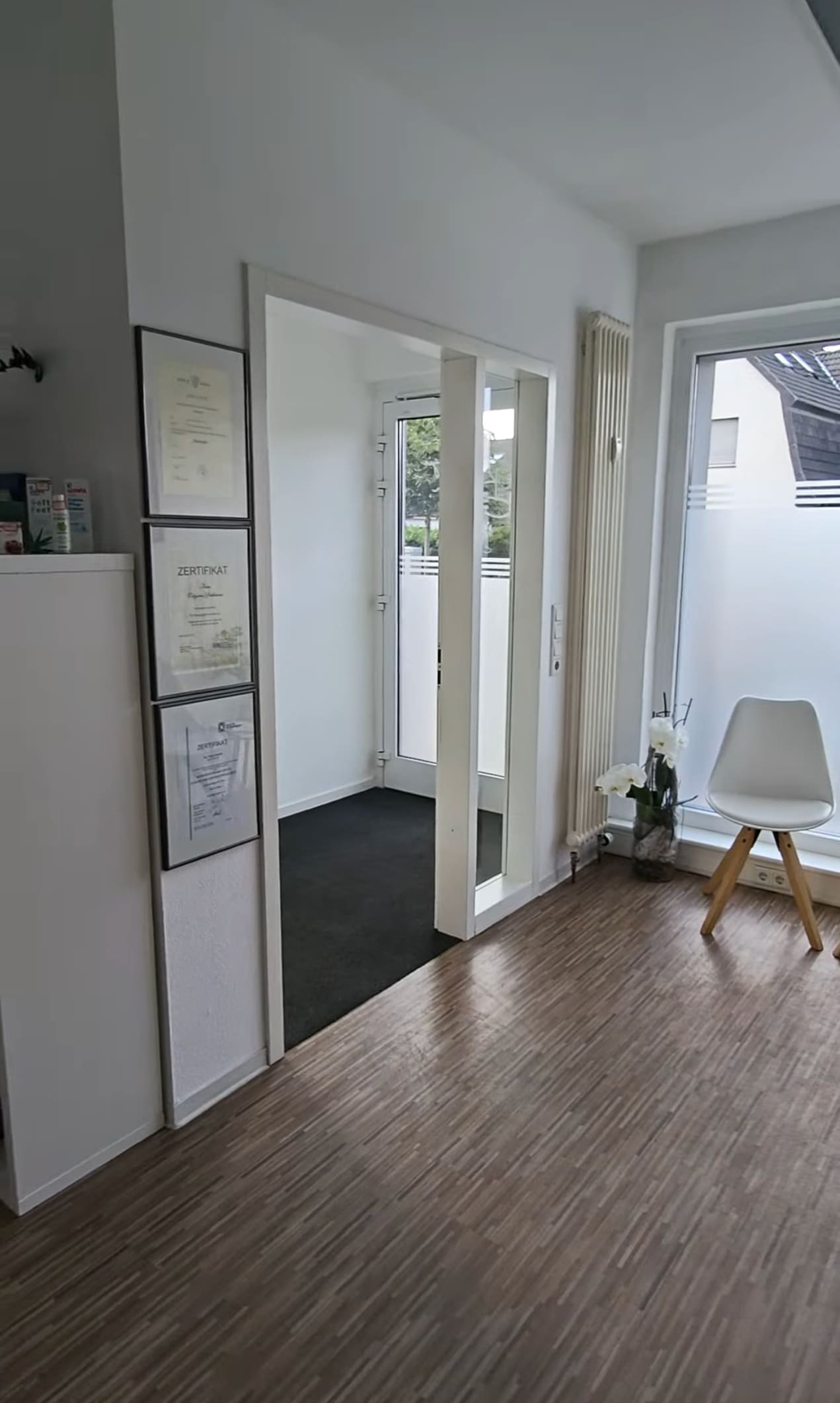 Eingang Podologie Bastron